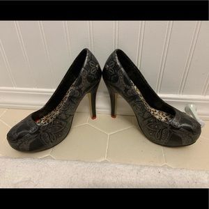 Iron Fist, Sweet Skull of Mine platform pumps